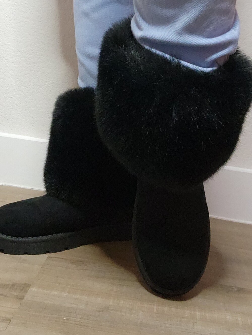 Brand New Journee Collection  Mid-High Faux Fur "Shanay" Booties NWOT Size 7US